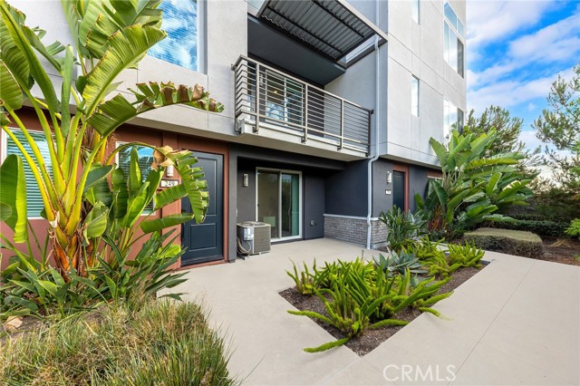 MLS #OC25226415 image #1