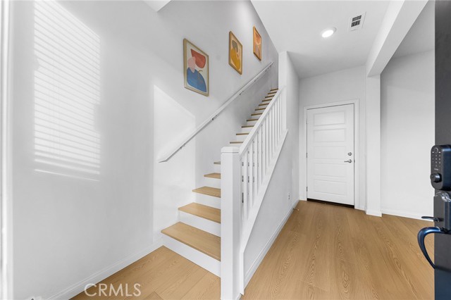 MLS #OC25226415 image #2