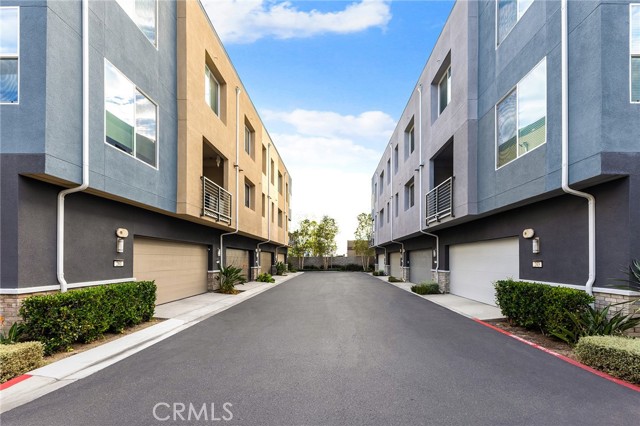 MLS #OC25226415 image #30