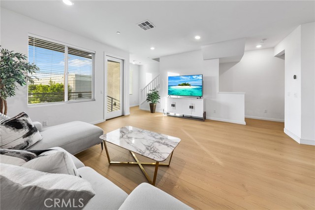 MLS #OC25226415 image #6