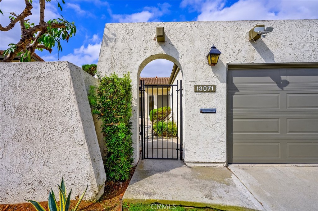 MLS #OC25226511 image #2