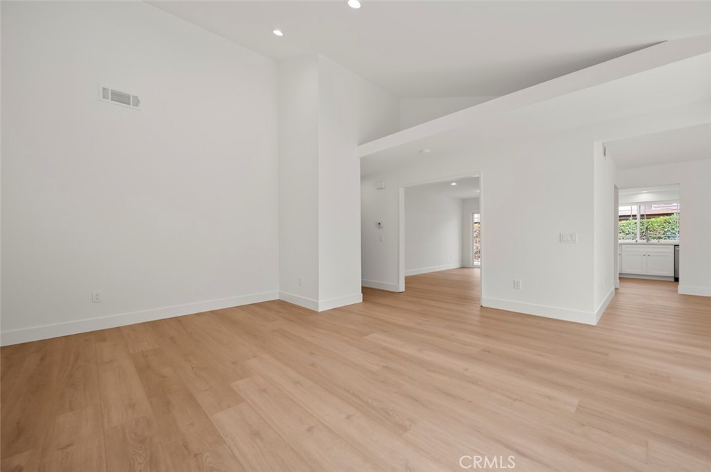 MLS #OC25226511 image #37