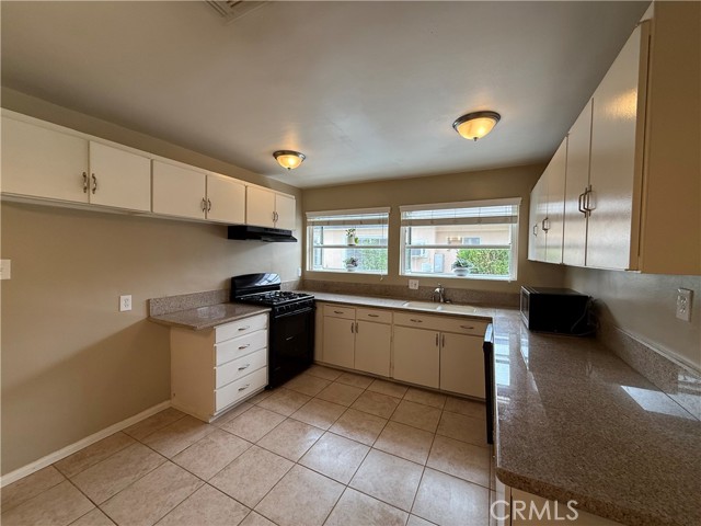 MLS #OC25226551 image #2