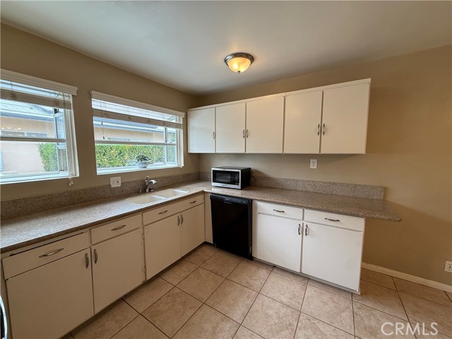 MLS #OC25226551 image #4