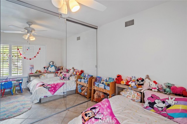 MLS #OC25226576 image #11