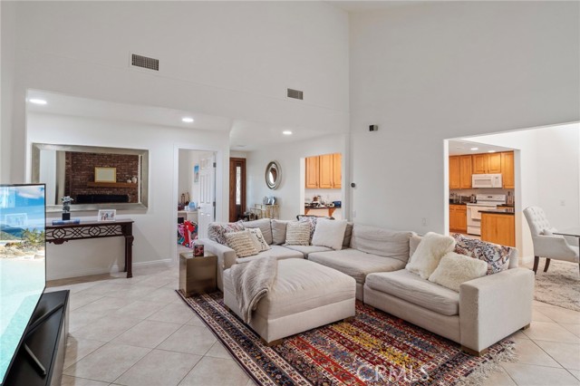 MLS #OC25226576 image #8