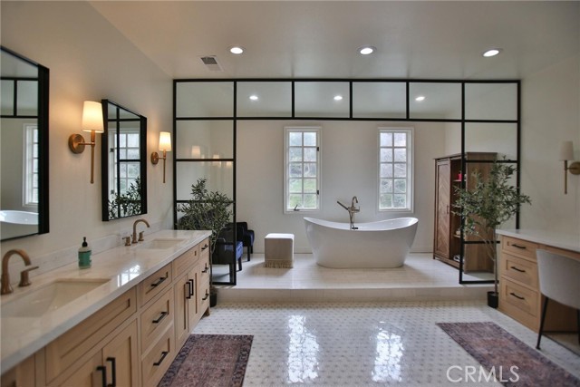 MLS #OC25226593 image #19