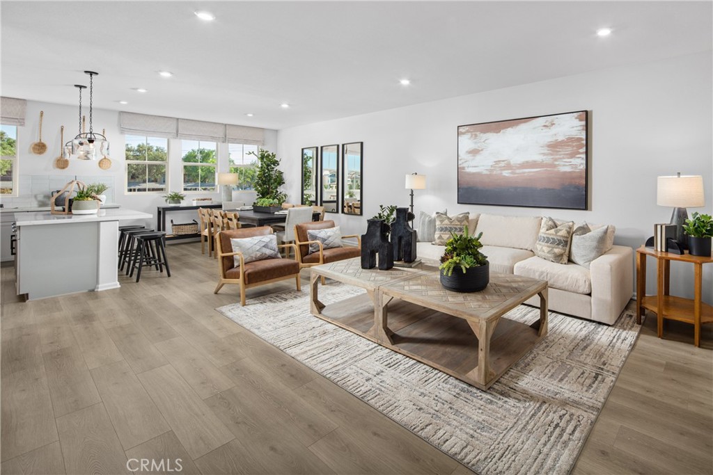 MLS #OC25226626 image #1