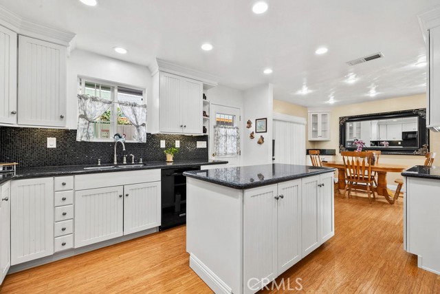 MLS #OC25226642 image #11