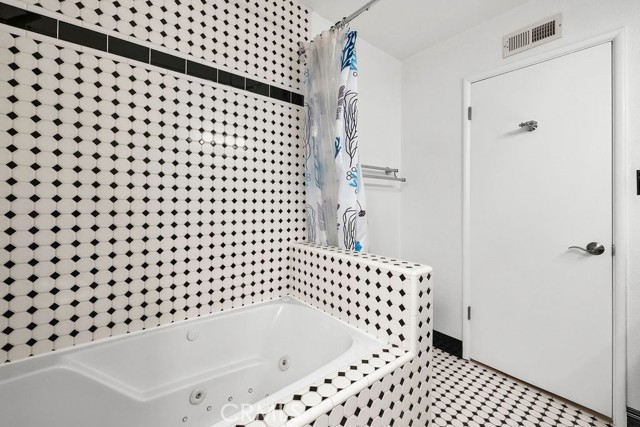 MLS #OC25226642 image #17