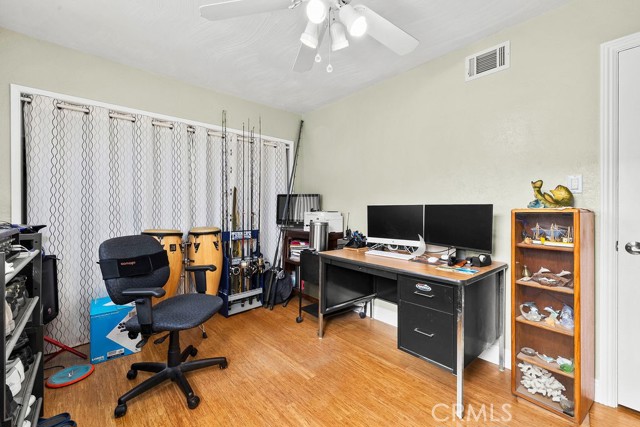 MLS #OC25226642 image #23