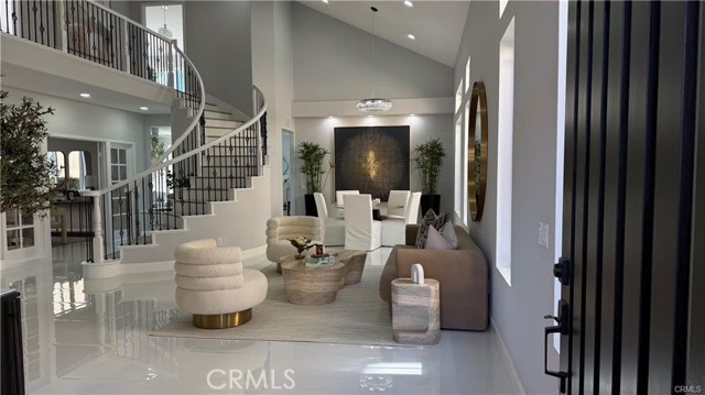 MLS #OC25226710 img 1