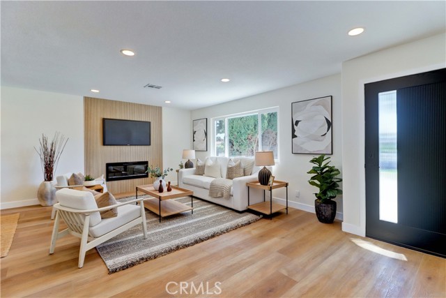 MLS #OC25226724 image #6