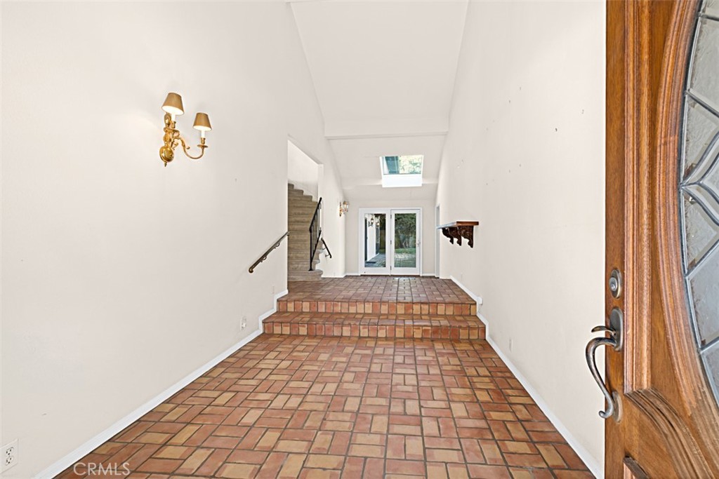 MLS #OC25226770 image #2