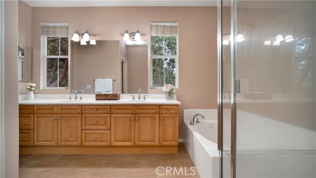 MLS #OC25226873 image #11