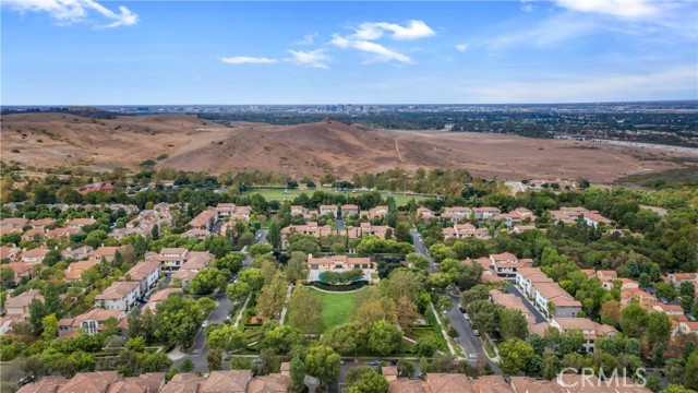 MLS #OC25226873 image #27