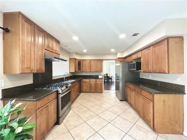 MLS #OC25226875 image #8