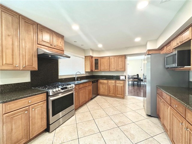 MLS #OC25226875 image #9