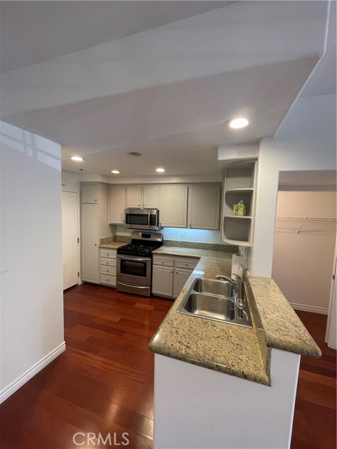 MLS #OC25227011 image #10