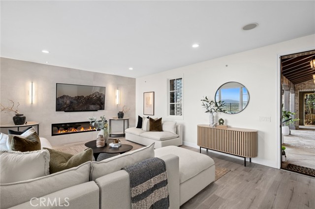 MLS #OC25227184 image #8