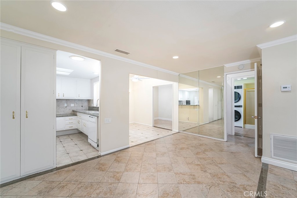 MLS #OC25227311 image #13