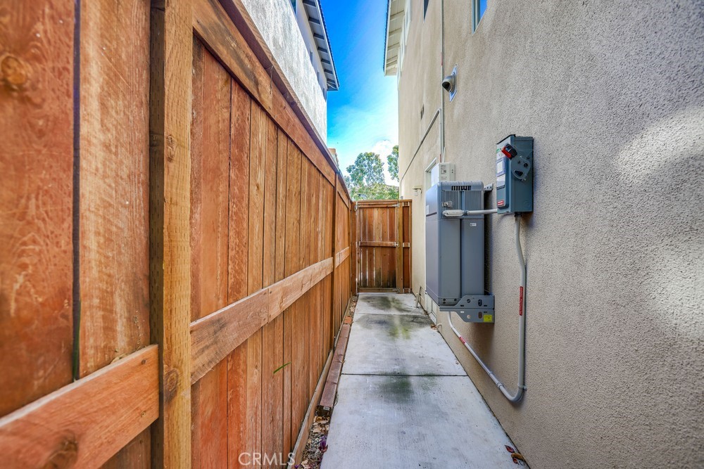 MLS #OC25227346 image #21