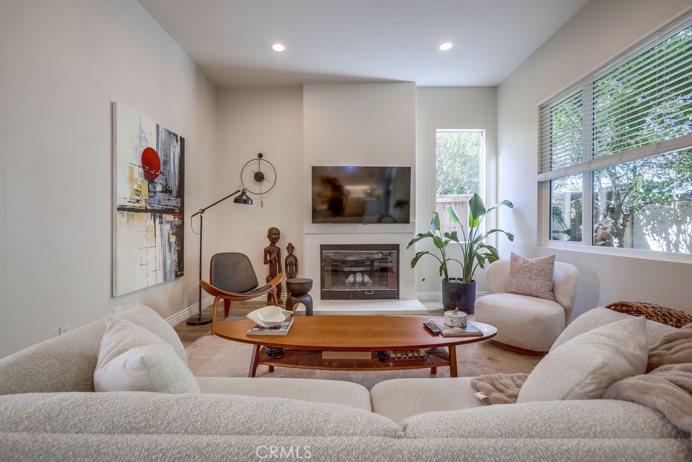 MLS #OC25227346 image #9