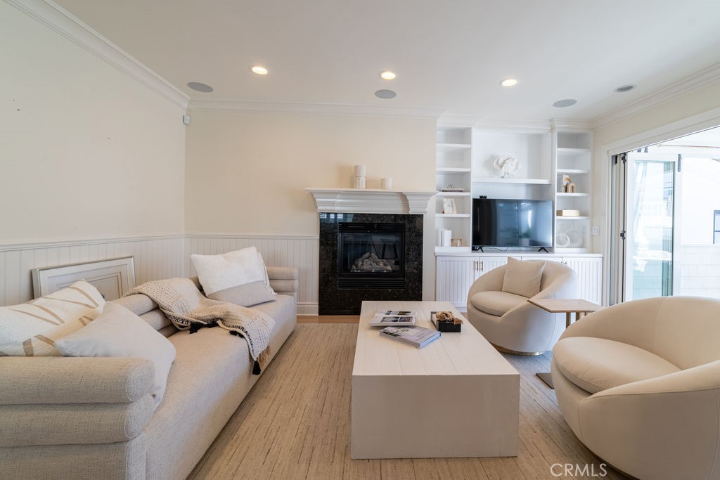 MLS #OC25225888 image #10