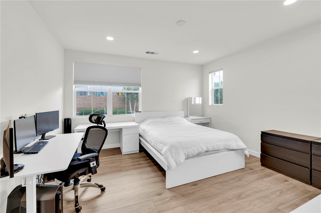 MLS #OC25227460 image #13