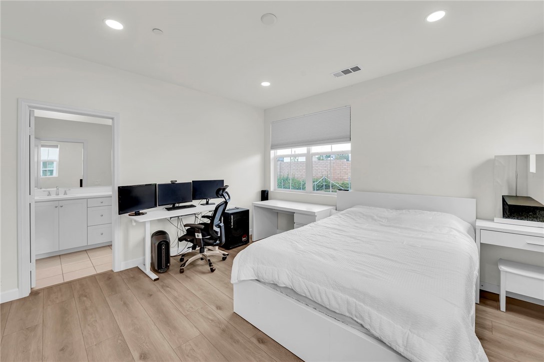 MLS #OC25227460 image #15