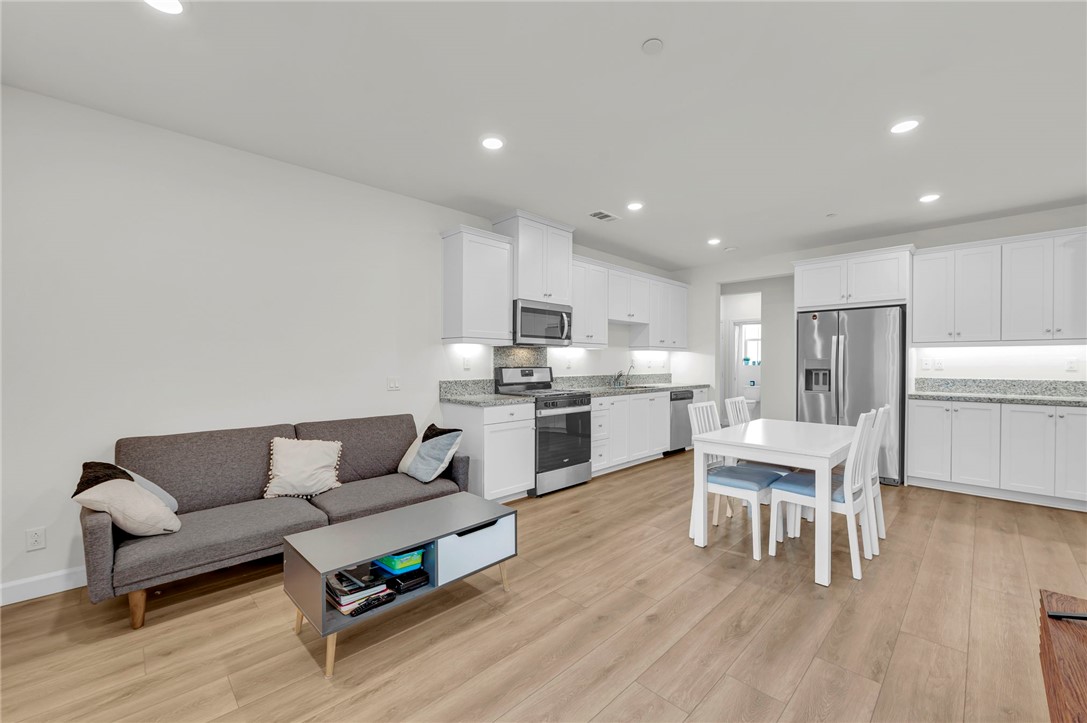 MLS #OC25227460 image #8