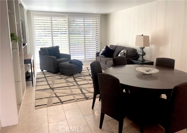 MLS #OC25227496 image #1