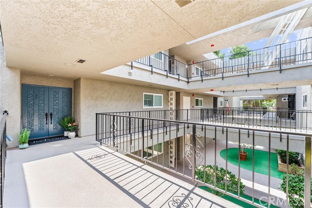 MLS #OC25227561 image #1