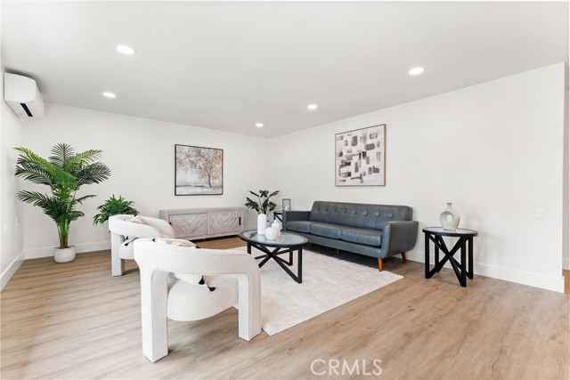 MLS #OC25227561 image #10