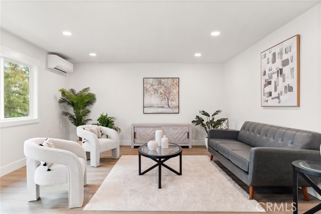 MLS #OC25227561 image #9