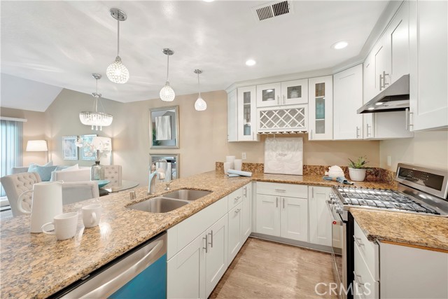 MLS #OC25227592 image #13