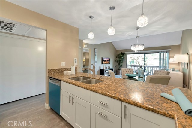 MLS #OC25227592 image #15