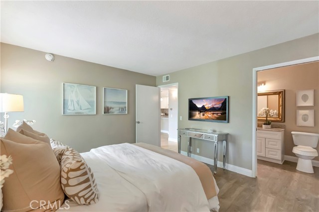 MLS #OC25227592 image #20