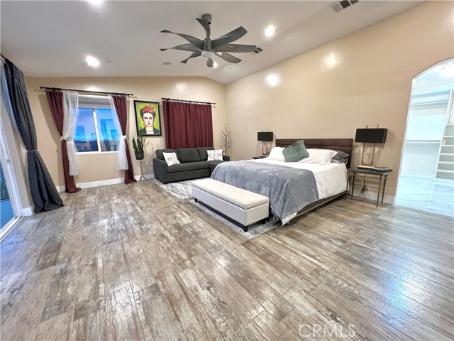 MLS #OC25227594 image #16