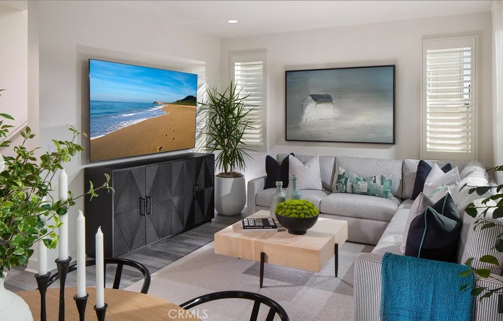 MLS #OC25227682 image #1