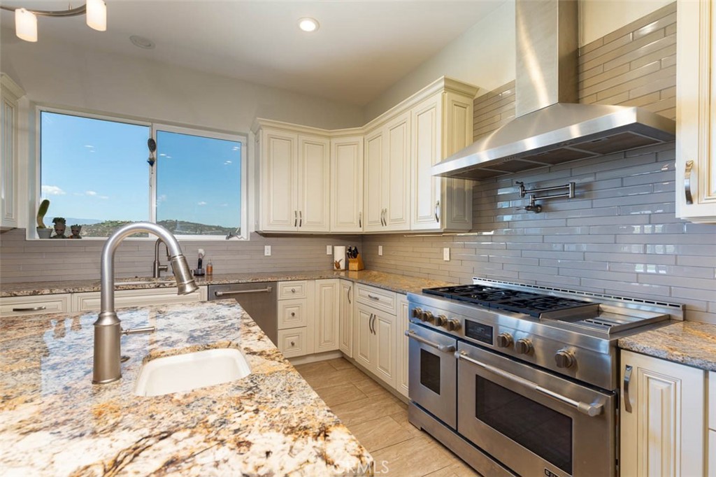 MLS #OC25227826 image #8