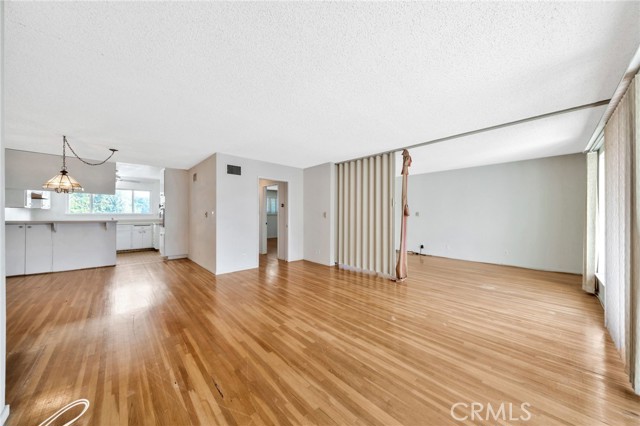MLS #OC25227943 image #10
