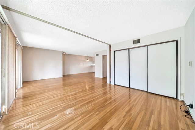 MLS #OC25227943 image #12