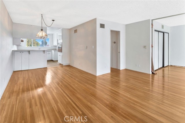 MLS #OC25227943 image #2