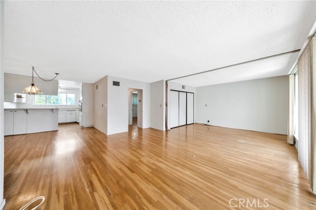 MLS #OC25227943 image #9