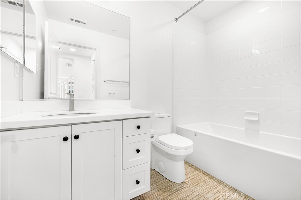 MLS #OC25228009 image #10