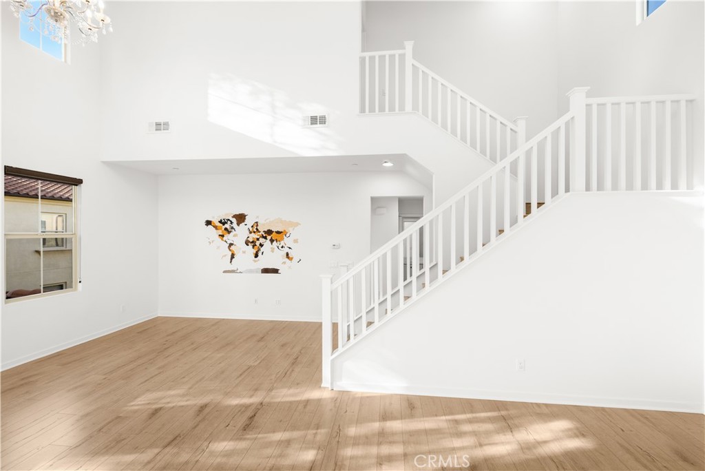 MLS #OC25228009 image #17