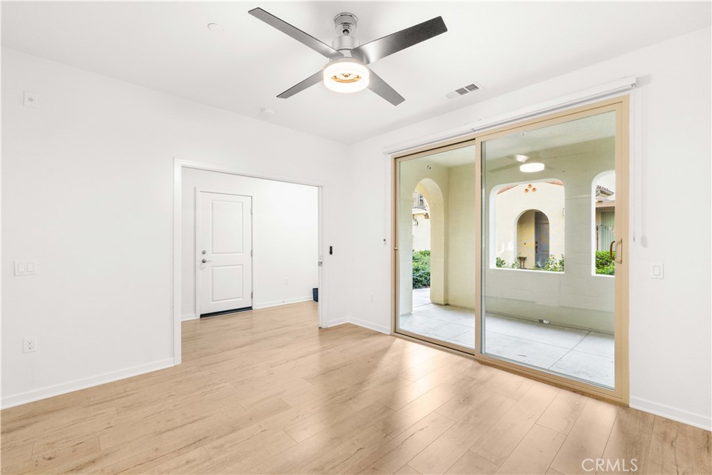 MLS #OC25228009 image #4