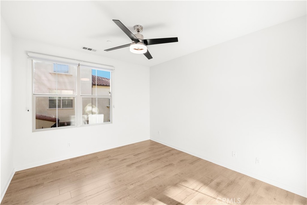 MLS #OC25228009 image #7