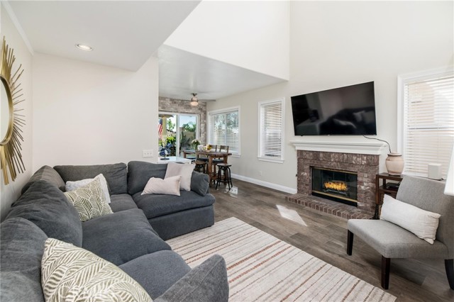 MLS #OC25228101 image #10